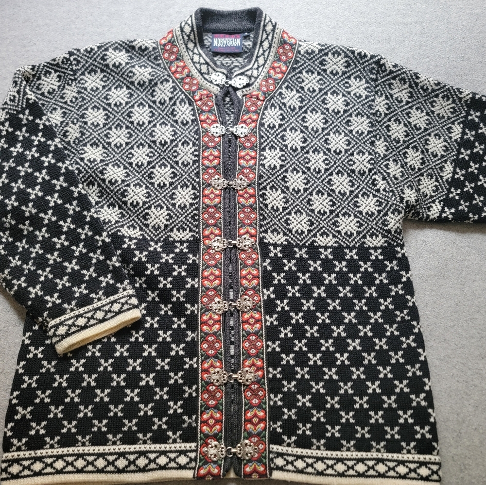 Patterned Black and White Sweater